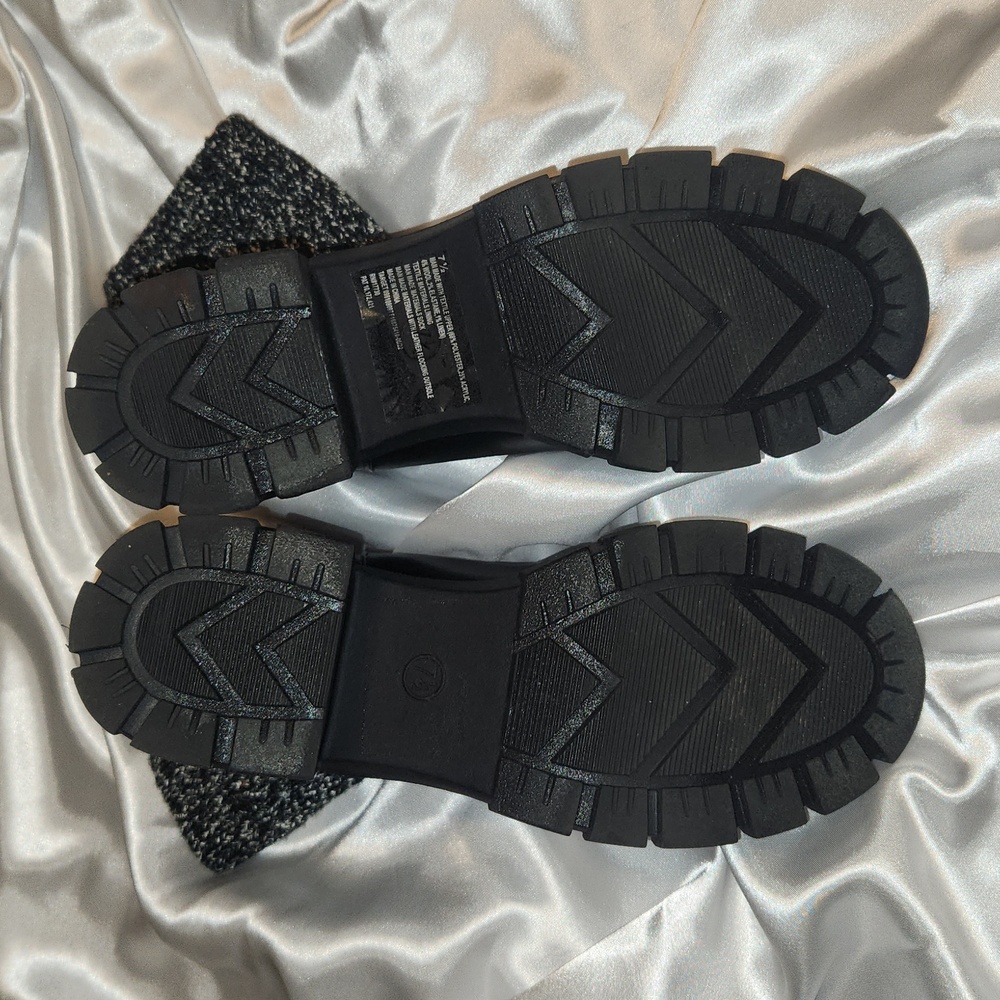 Universal Thread Boots | Size 7.5 - image 4